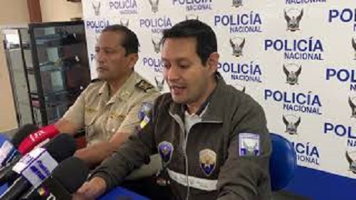 Pastaza: Policia detiene a sujeto que transportaba 100 bloques de cocaína valorada en 6 millones USD camuflada en una camioneta (video)