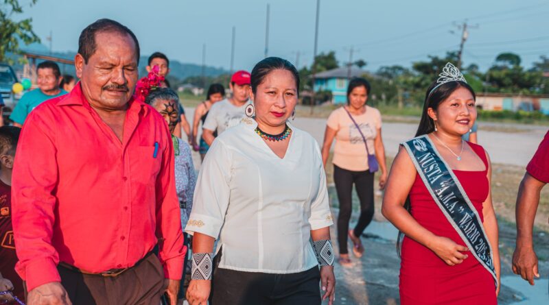 Pastaza: Vice-prefecta presidió pregón por aniversario de Asociación AMA del cantón Arajuno.