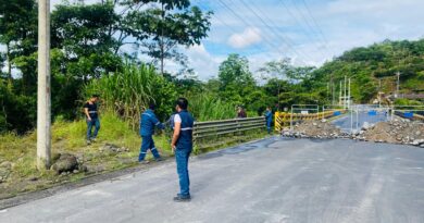 Pastaza: Realizan trabajos de reparacion en puente Pindo via Puyo-Shell, via cerrada altrafico vehicular