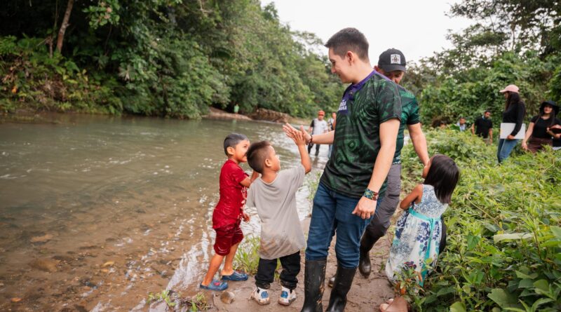 Pastaza (publinota) Prefecto ofrece construir puente en Sarayaquillo ante riesgo de rio