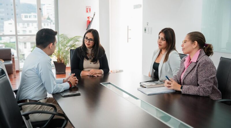 Pastaza (publinota) Prefecto compromete su apoyo a la nueva directora del <congopeecuador