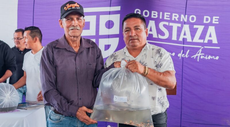 Pastaza(publinota) Gobierno del animo entregó 100 mil alevines en Canelos