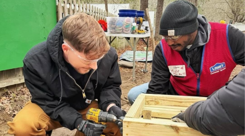 MrBeast construye dos escuelas en la selva de Ecuador.