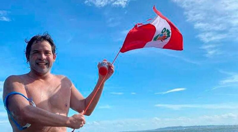 Hazaña en el Titicaca: Peruano rompe récord Guinness, tras nadar sin protección térmica