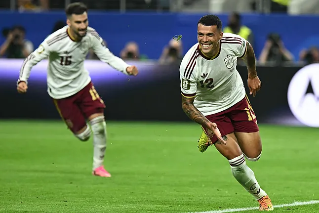 España al puro toque derrotó a la favorita Francia y jugará la final del mundial el próximo domingo