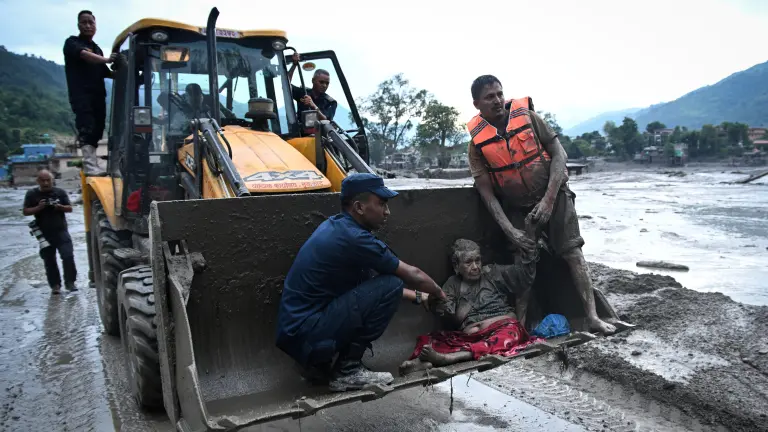 ¿Qué provocó las inundaciones en la frontera de Nepal y China que dejaron al menos 160 muertos?